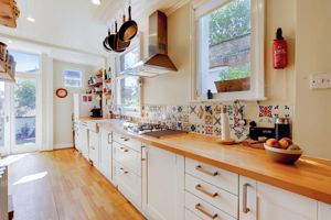 kitchen- click for photo gallery